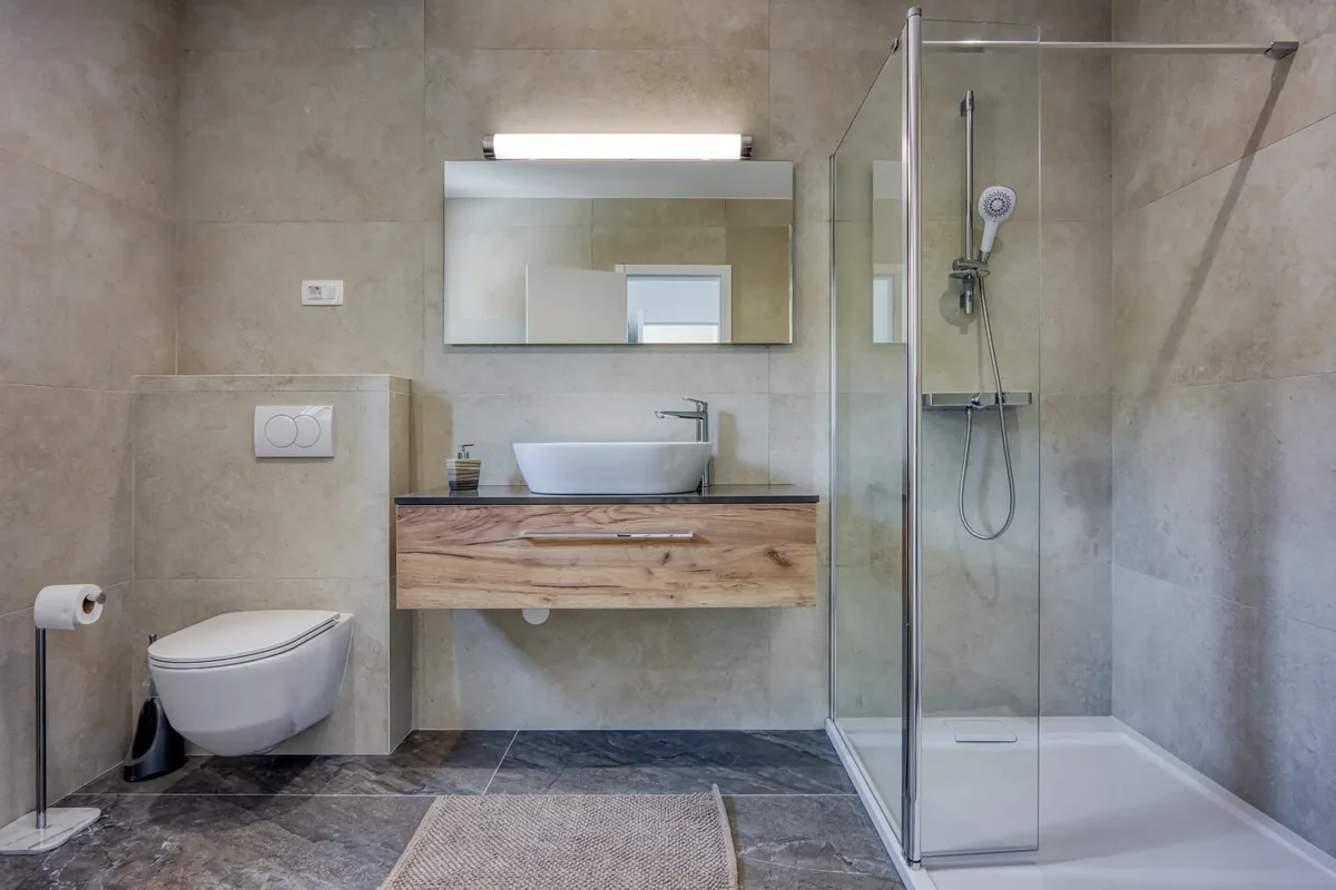 Deuxième salle de bains privative avec douche à l’italienne