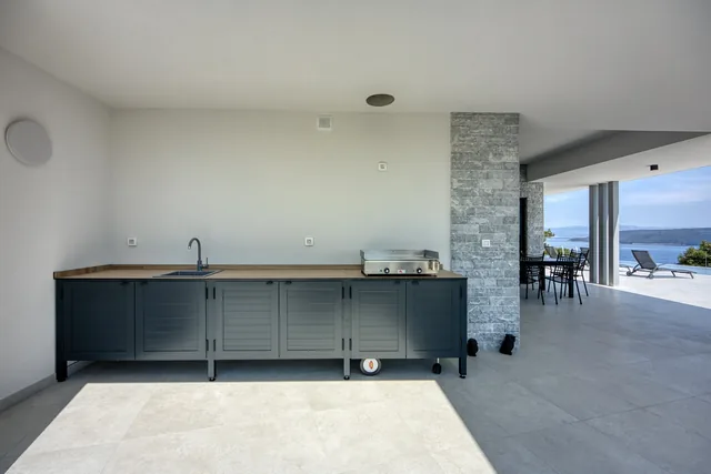 Covered outdoor area with a worktop